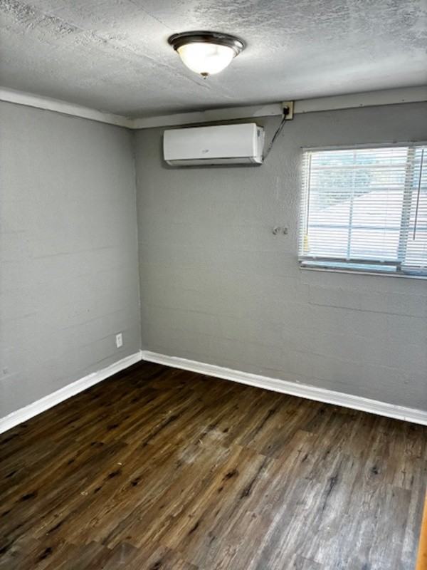 2146 Inwood Ter - Photo 5 of 6