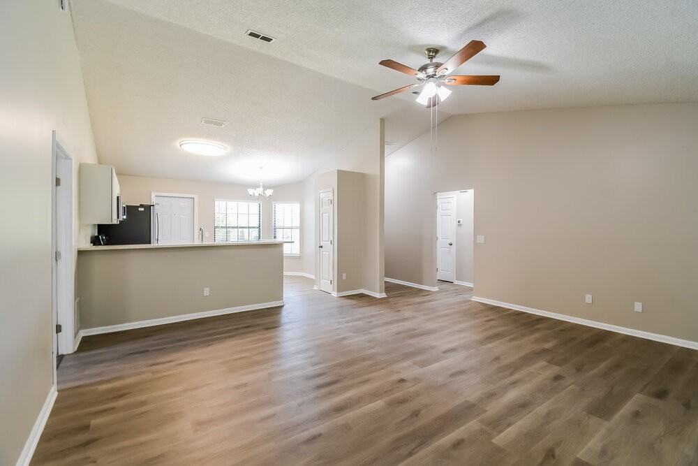 1338 Pawnee St - Photo 5 of 16