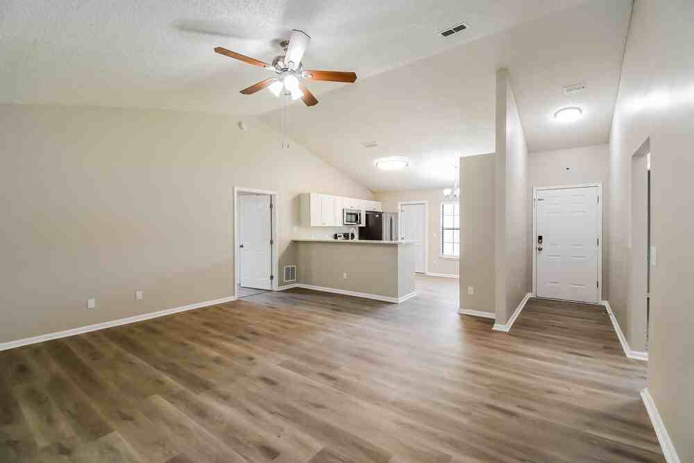 1338 Pawnee St - Photo 6 of 16