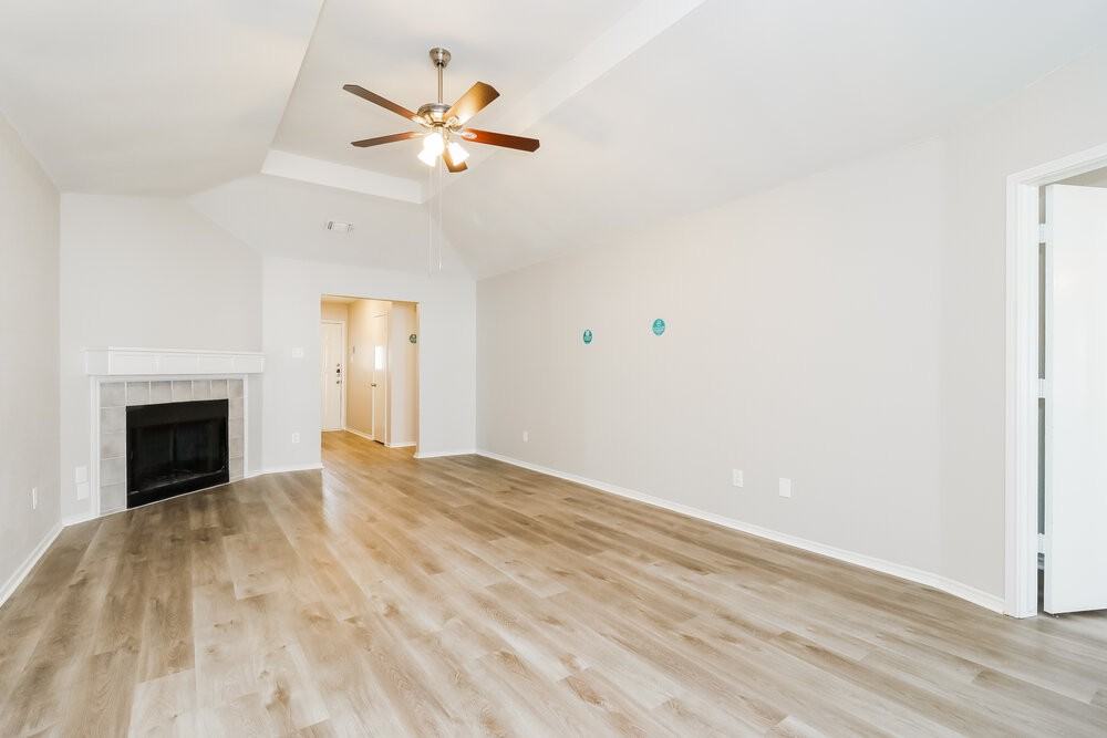 401 Cross Cut Dr - Photo 3 of 16