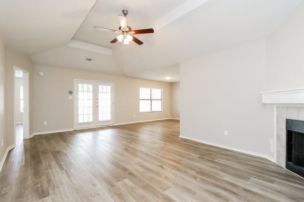 401 Cross Cut Dr - Photo 4 of 16