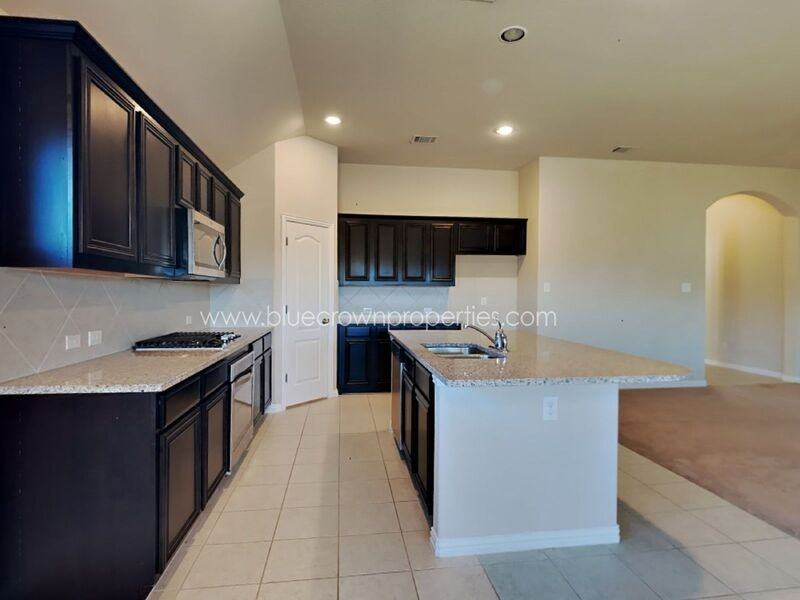 1618 Sherwood Dr - Photo 4 of 20
