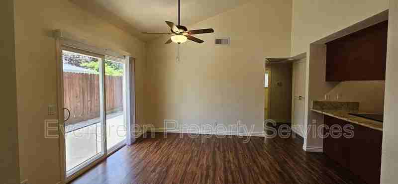 36 Dean Way Apt A - Photo 3 of 14