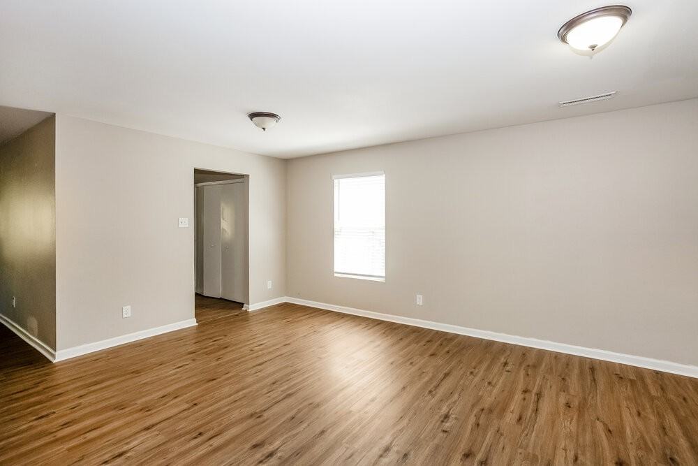 4214 Quinn Dr - Photo 5 of 17