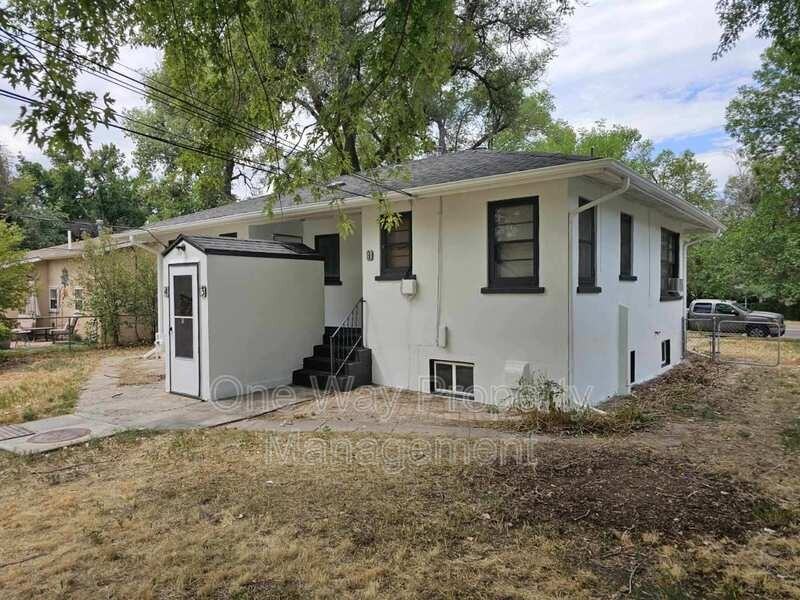 429 S 4th St - Photo 5 of 15
