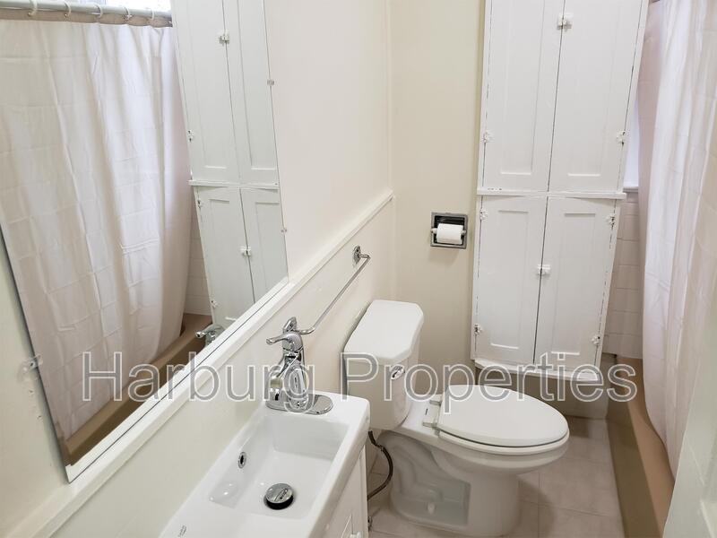 1620 Grove St - Photo 7 of 11