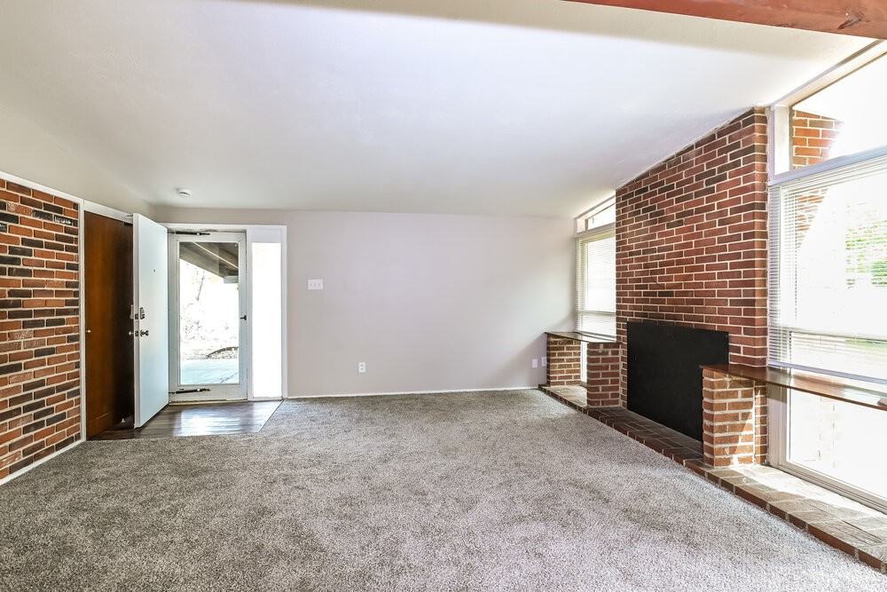 790 Pebble Ln - Photo 5 of 16