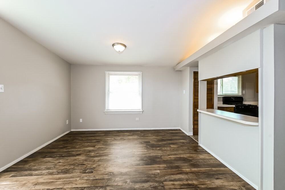 790 Pebble Ln - Photo 6 of 16