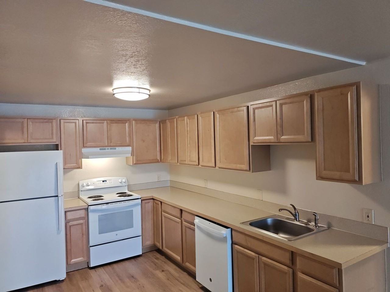 1411 N 26th St - Photo 2 of 6