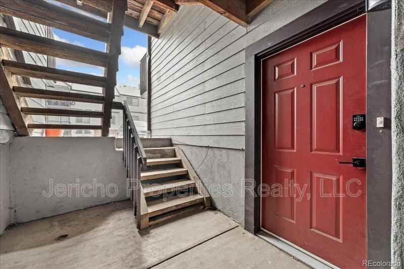 6350 Oak St #103 - Photo 3 of 19