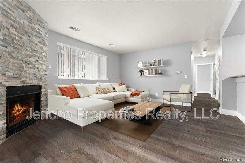 6350 Oak St #103 - Photo 7 of 19