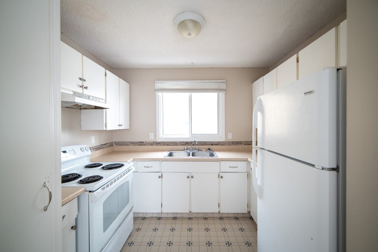 3723 63 St Nw - Photo 5 of 27