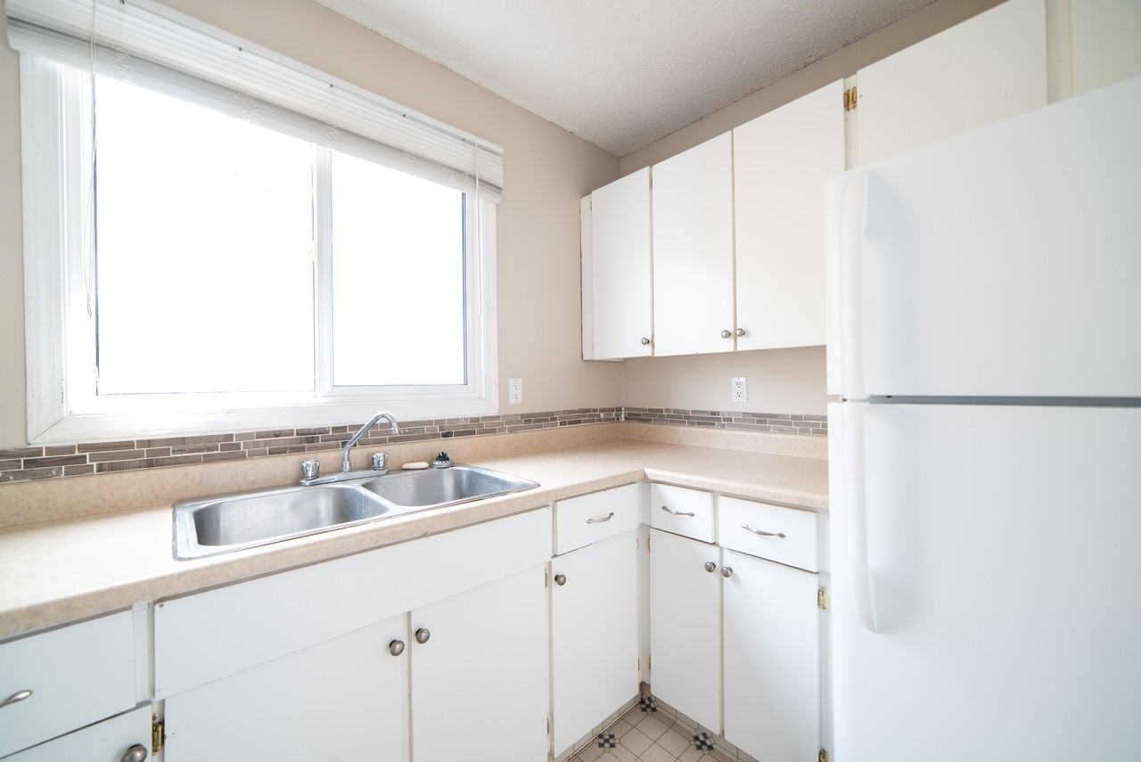3723 63 St Nw - Photo 6 of 27