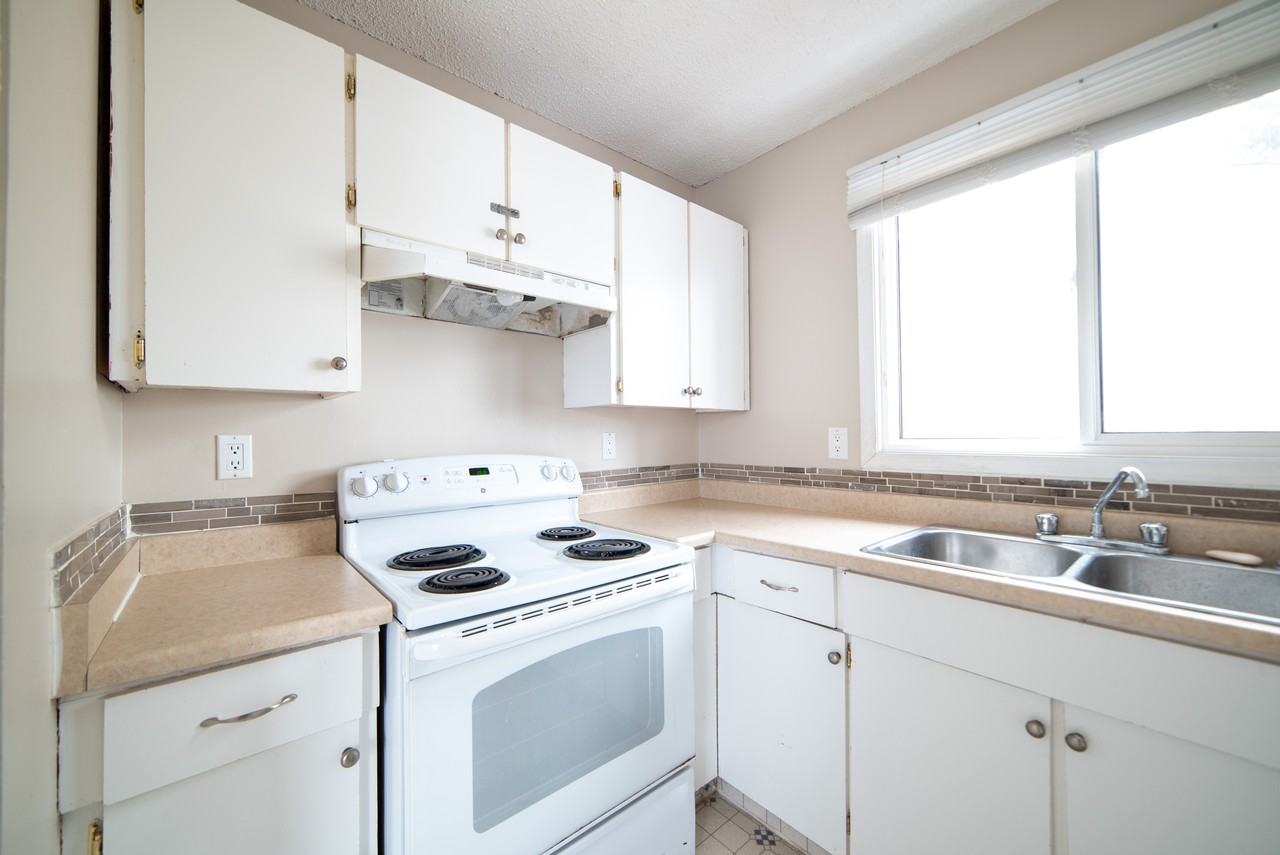 3723 63 St Nw - Photo 7 of 27