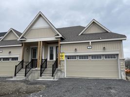 featured image of 7 Golf Links Dr