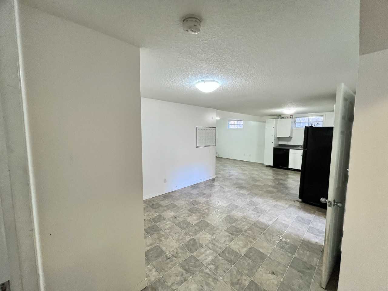 12915 69 St Nw - Photo 3 of 15
