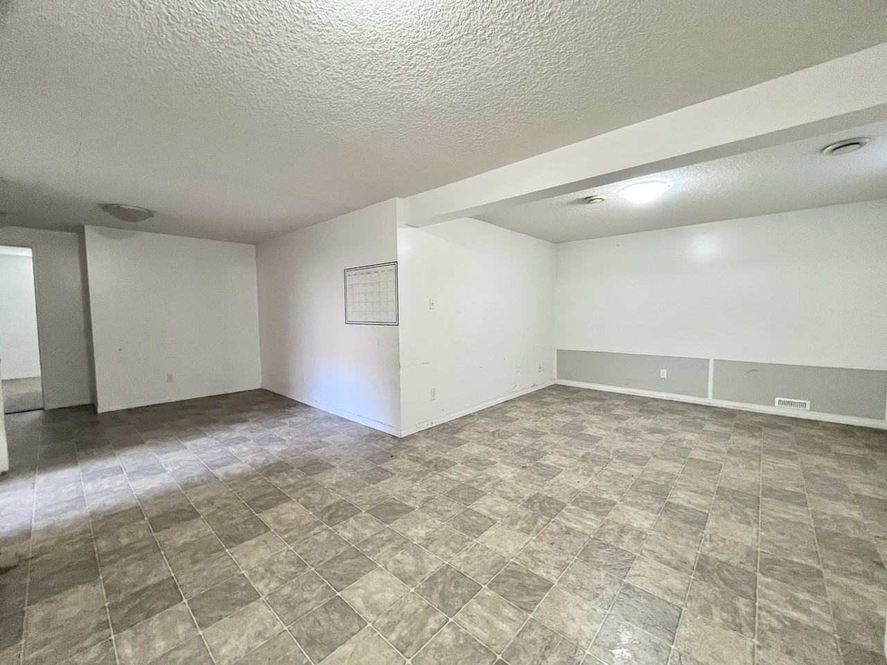12915 69 St Nw - Photo 5 of 15