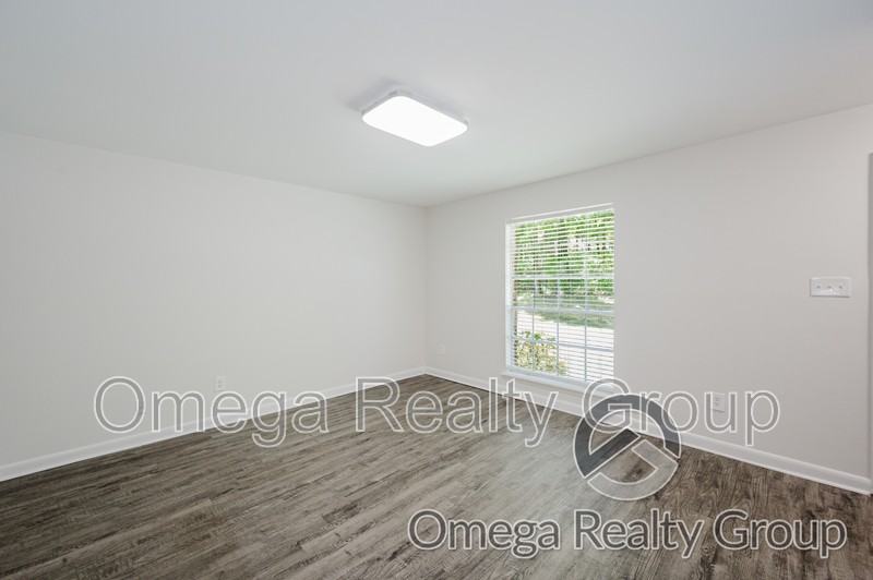 4 Indianwood Dr - Photo 6 of 26