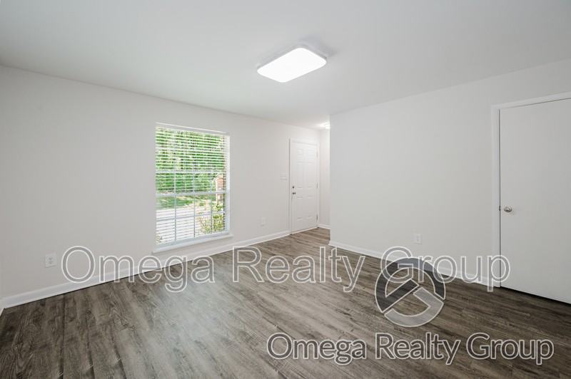 4 Indianwood Dr - Photo 7 of 26