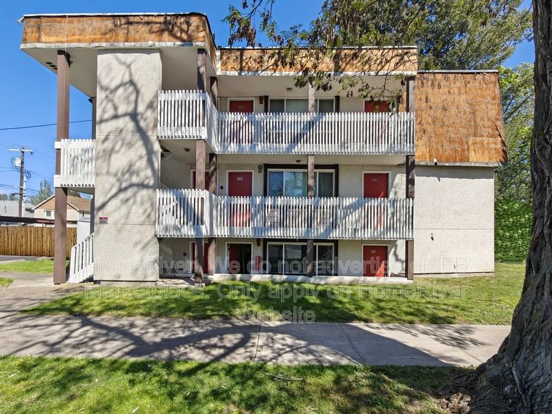1414 N Addison St #201