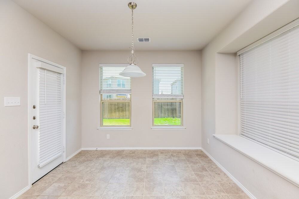 6253 Jackstaff Dr - Photo 5 of 17