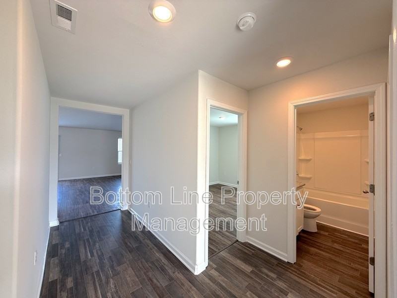 397 Aubrey Woods Dr - Photo 3 of 17