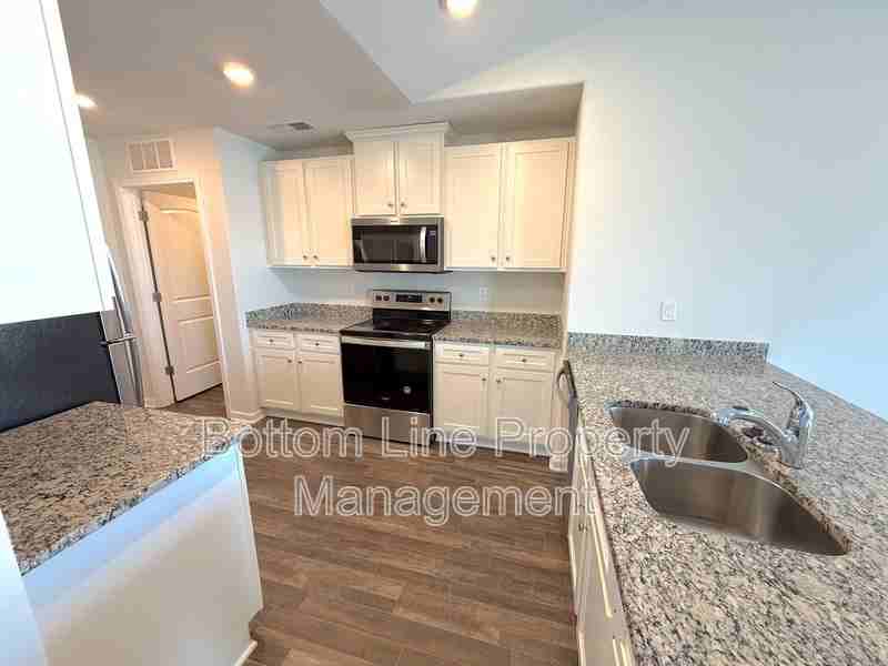 397 Aubrey Woods Dr - Photo 6 of 17