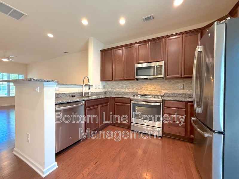 4708 Pepperstone Ln - Photo 7 of 20