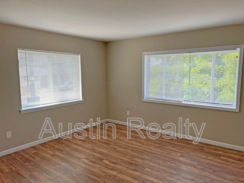 5468 Cologne Ave #B - Photo 2 of 6