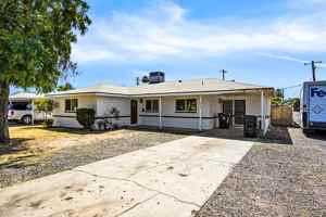 featured image of 2558 North 40th Street