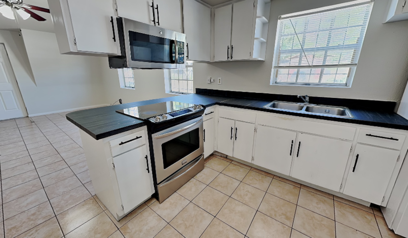 9213 N 13th St #A - Photo 6 of 20