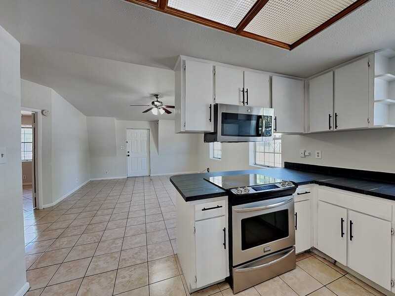 9213 N 13th St #A - Photo 7 of 20
