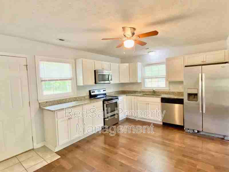 5187 Oak Creek Cir - Photo 6 of 22