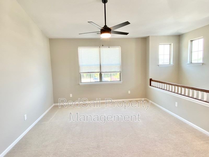 1501 Kathy Ann Way E - Photo 4 of 20