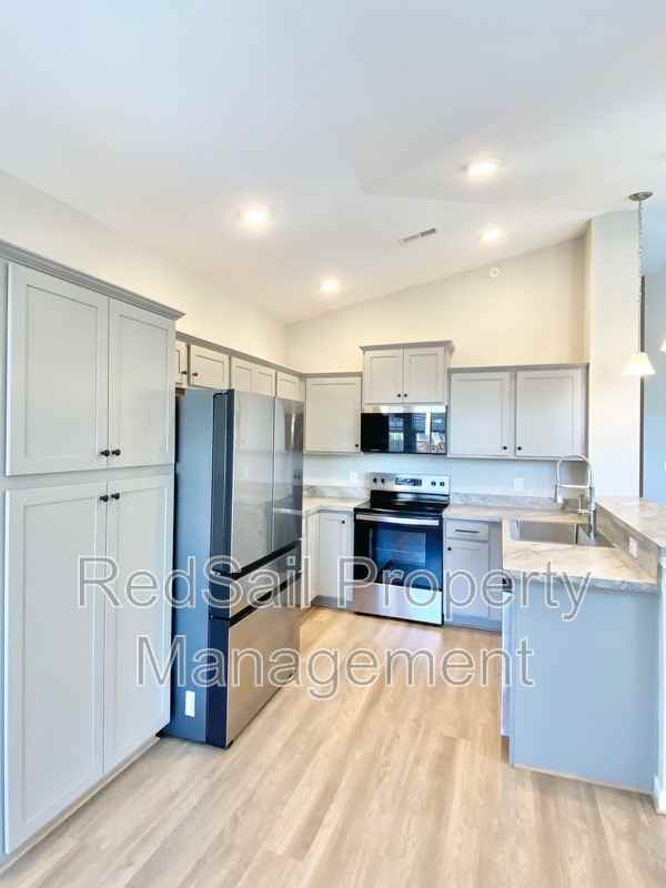 1501 Kathy Ann Way E - Photo 6 of 20