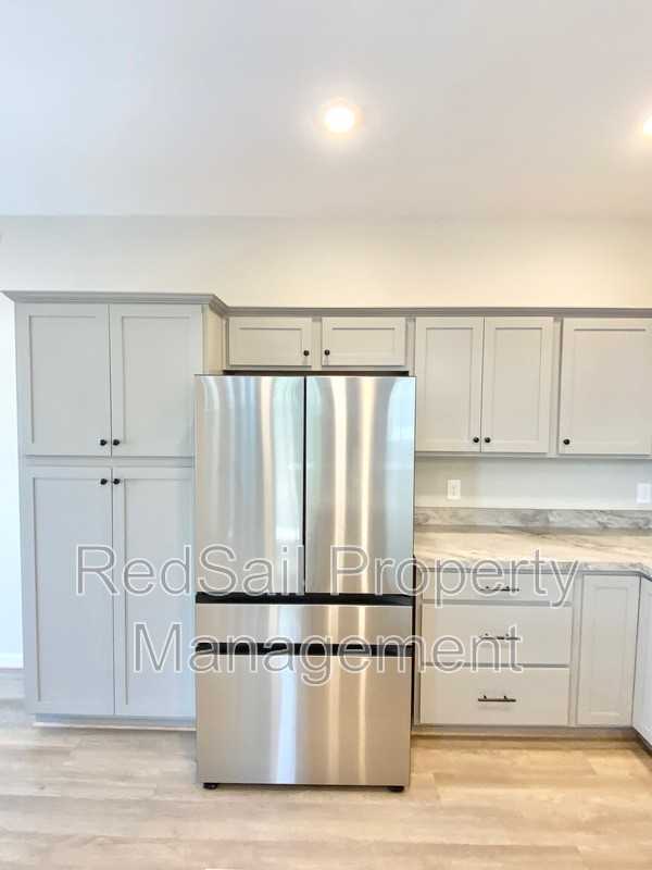 1501 Kathy Ann Way E - Photo 7 of 20