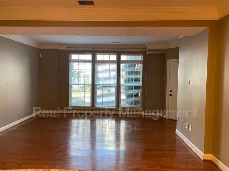 7305 Elkridge Crossing Way - Photo 4 of 20