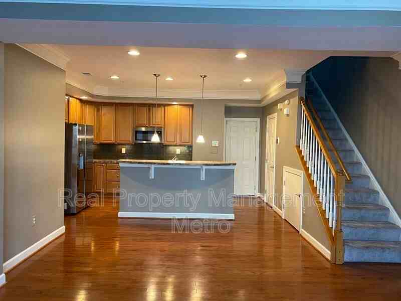 7305 Elkridge Crossing Way - Photo 6 of 20