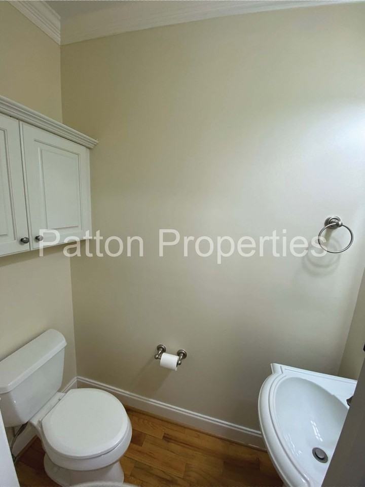 1308 Pulaski St - Photo 5 of 29
