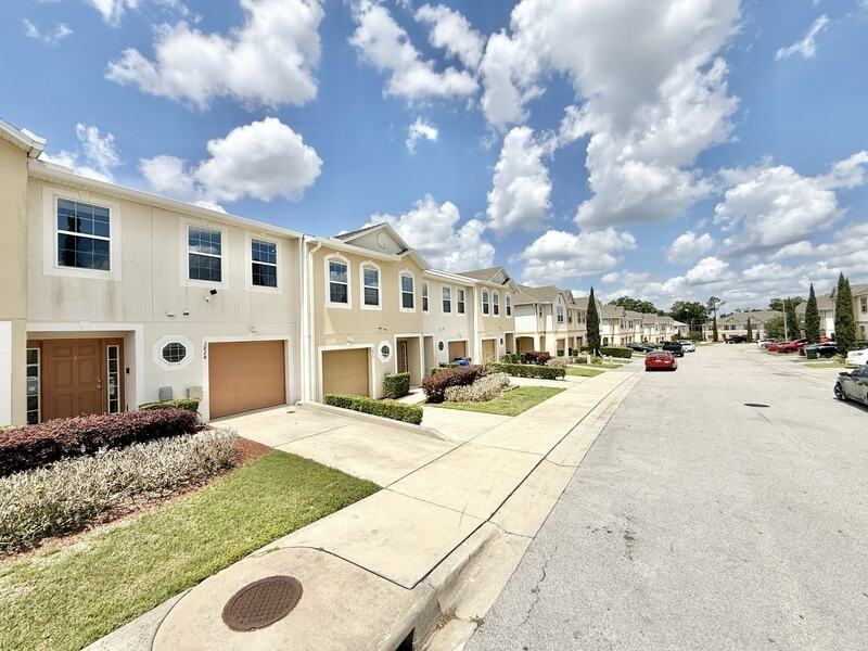 3824 Exeter Ln - Photo 4 of 50