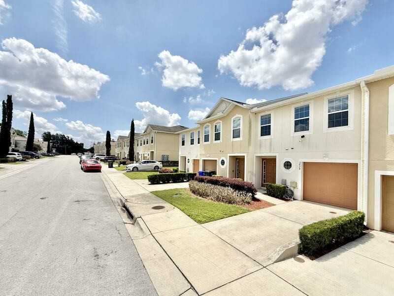 3824 Exeter Ln - Photo 5 of 50