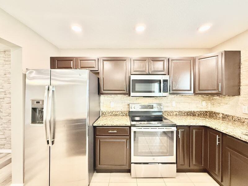 3824 Exeter Ln - Photo 7 of 50