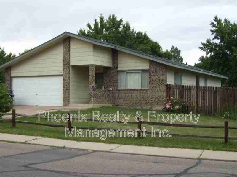 1119 Centaur Cir - Photo 2 of 17