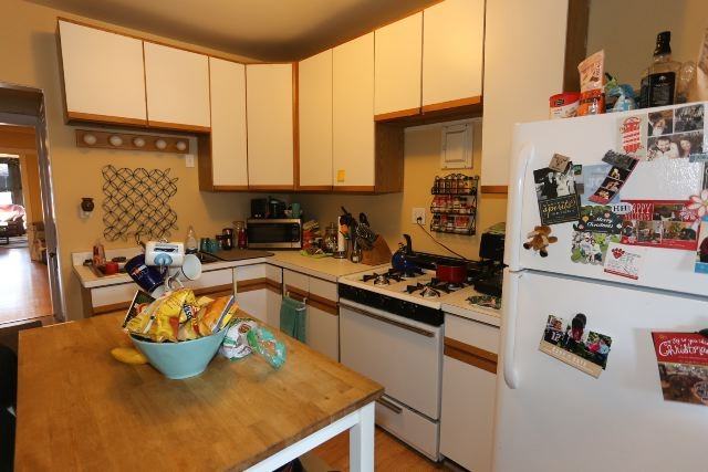 849 W Fletcher St #3 - Photo 2 of 20