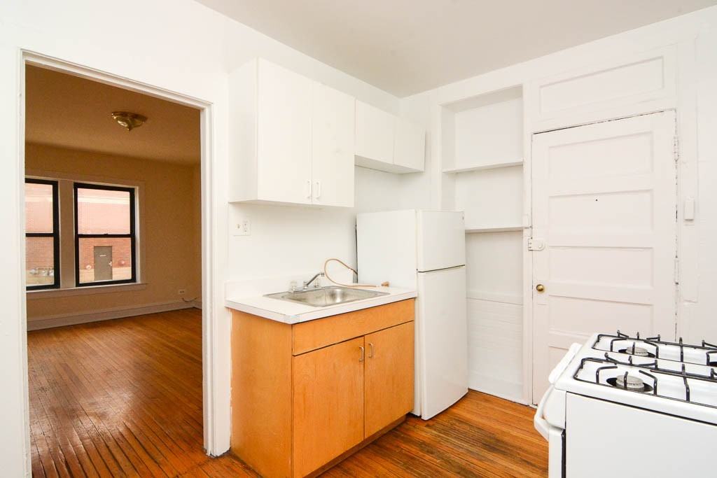 2714 N Spaulding Ave #1II - Photo 2 of 20