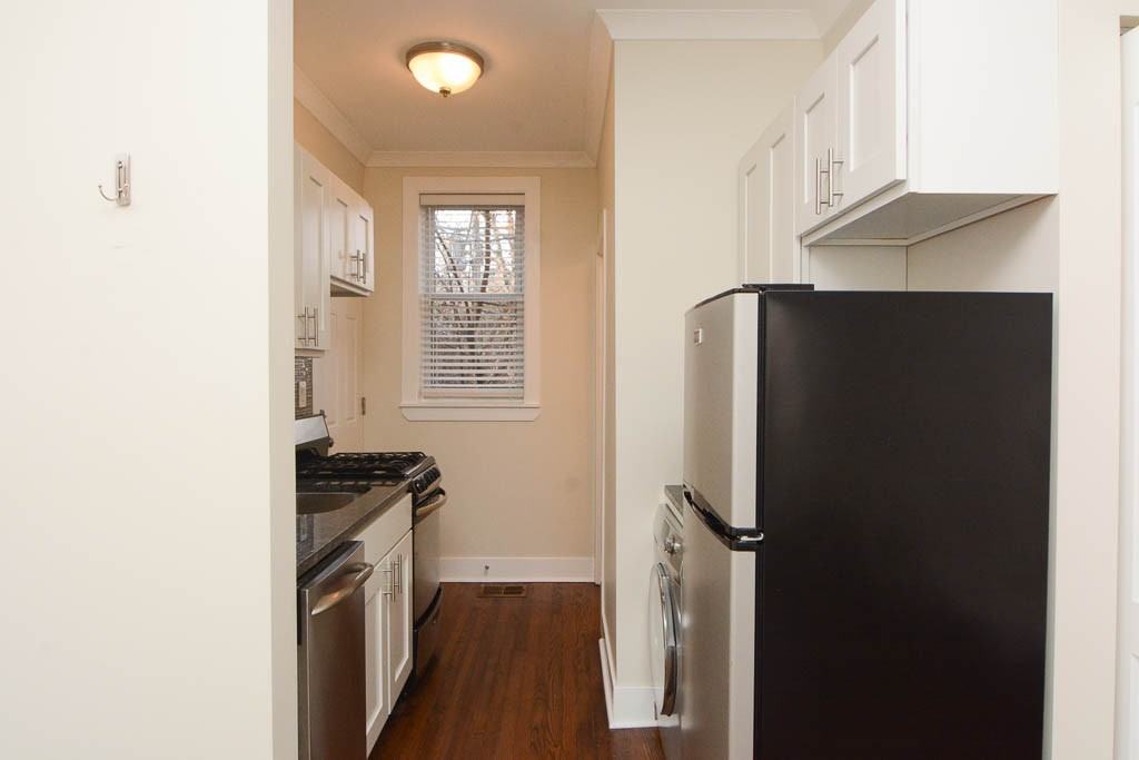 ROSCOE + BROADWAY #1N - Photo 2 of 16