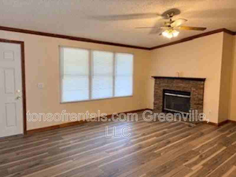 112 Acorn Trl - Photo 2 of 15