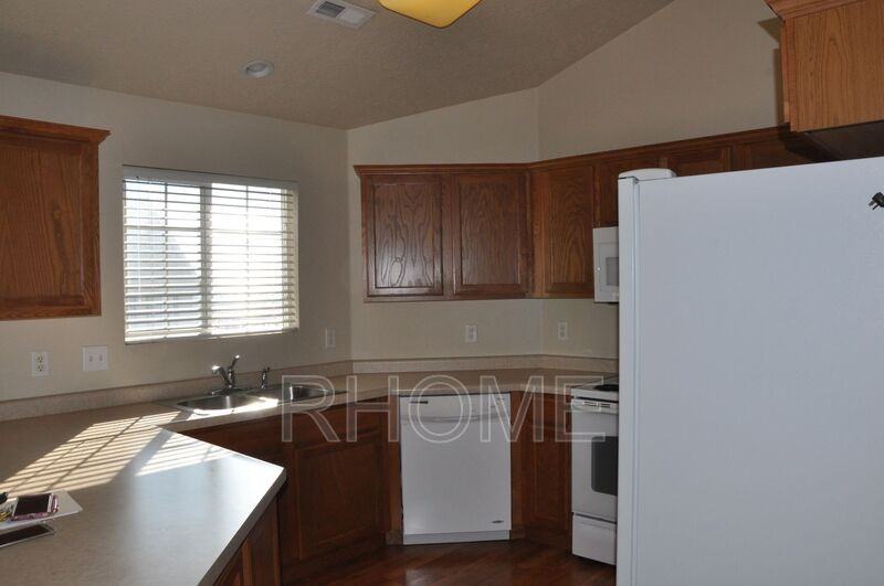 1705 Westbury Way - Photo 3 of 37