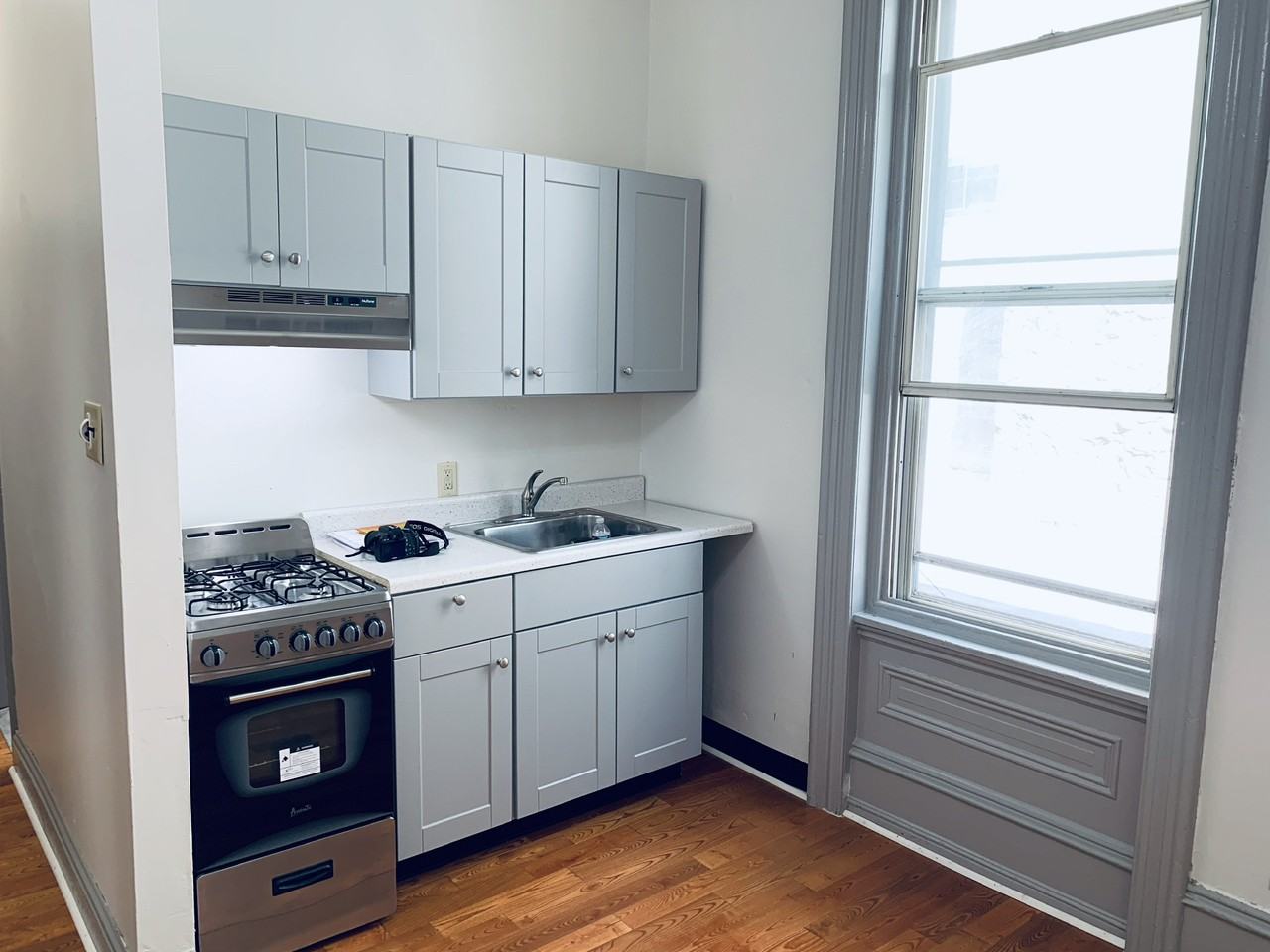 157 N 21st St #2R - Photo 3 of 9