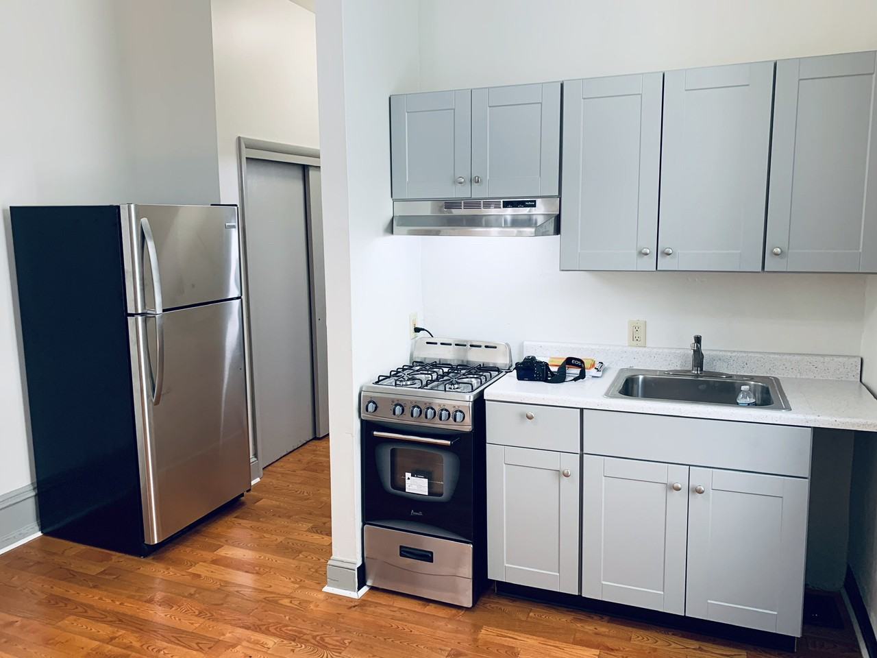 157 N 21st St #2R - Photo 4 of 9